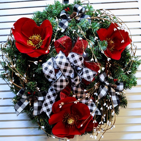 HAND CRAFTED CHRISTMAS MAGNOLIA WREATH 20" - Picture 1 of 9